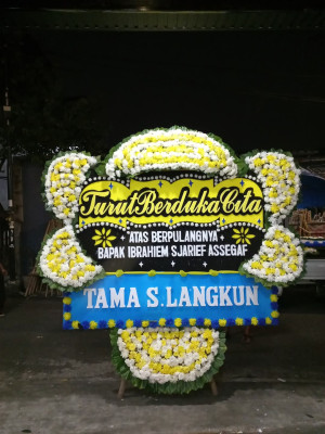 Papan Bunga Duka di Burung Dinang
